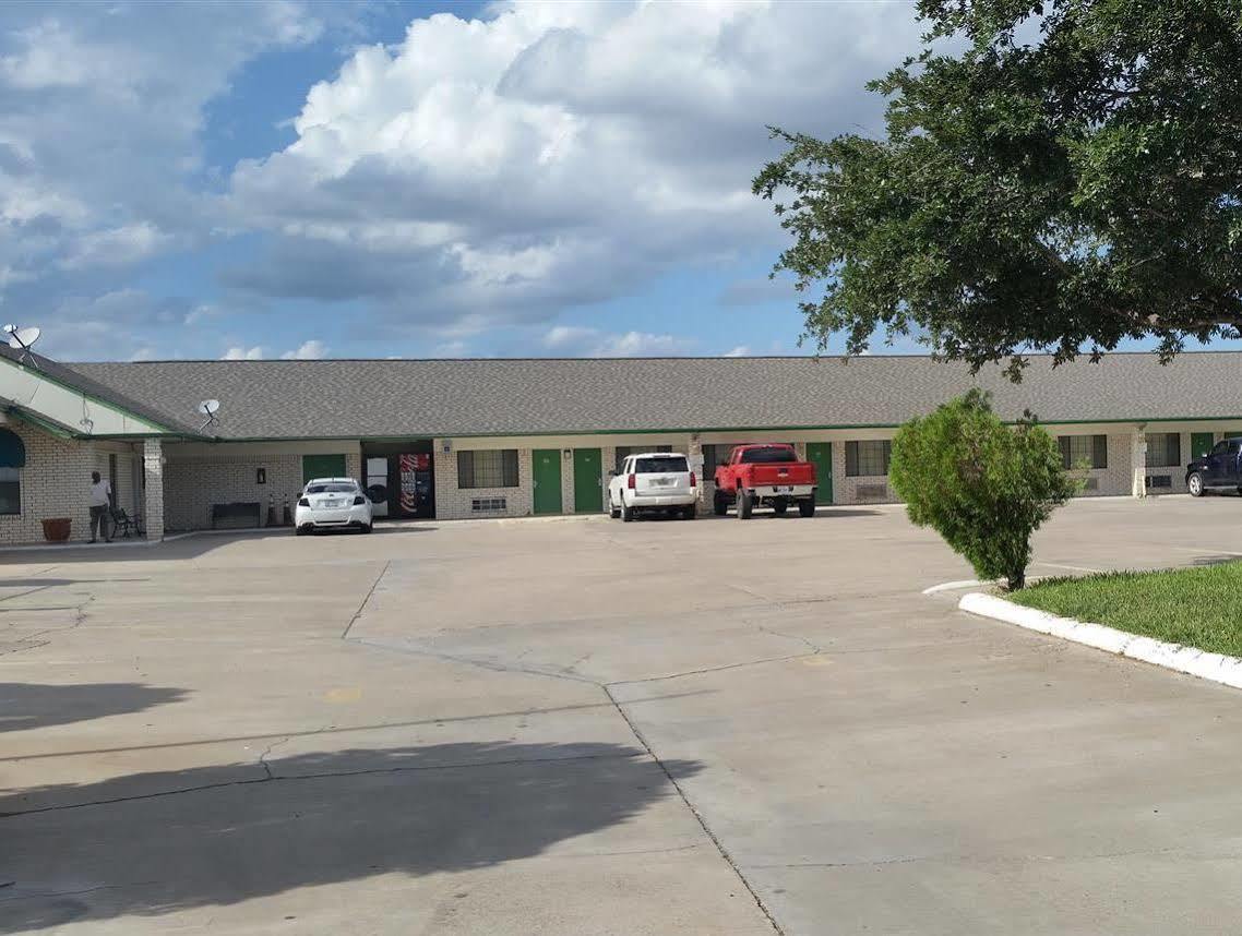 Garden Inn & Suites Hebbronville エクステリア 写真