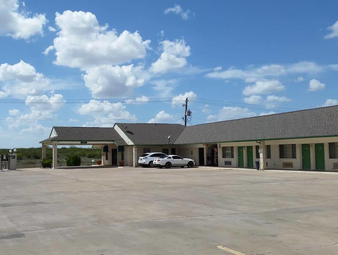 Garden Inn & Suites Hebbronville エクステリア 写真